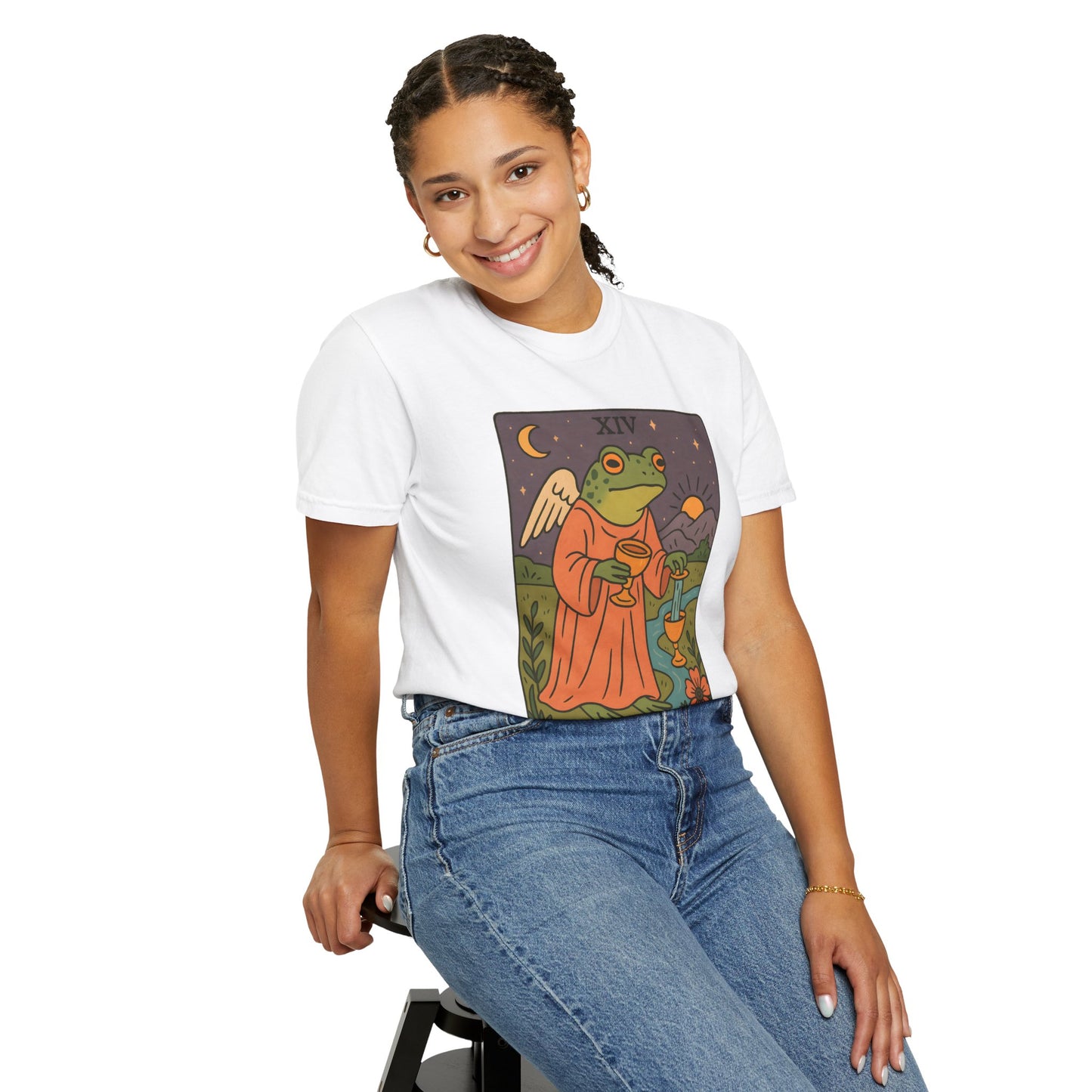 Frog Temperance T-Shirt | Unisex Vintage Style Tee for Nature Lovers, Tarot Fans, Eco-Friendly Gift, Bohemian Apparel, Casual Wear